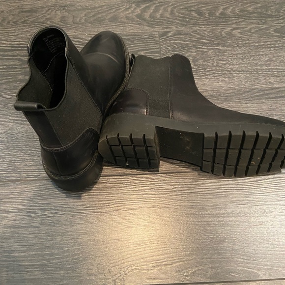 Steve Madden Boot - Picture 4 of 7